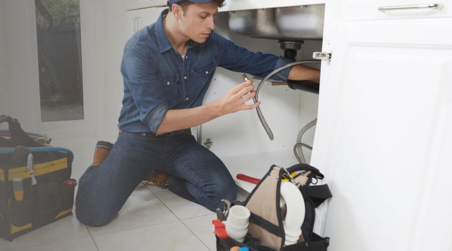 Expert burst pipe repair services in Armington, IL